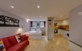 Joivy Warm & Welcoming Flat Near Edinburgh Castle